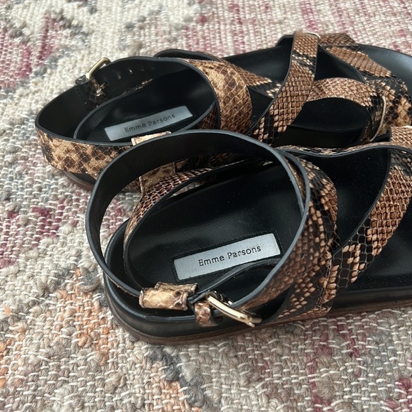 Emme Parsons | NWOB Bodhi Python-Print Leather Crossover Sandals - Size IT 41 - Picture 4 of 6